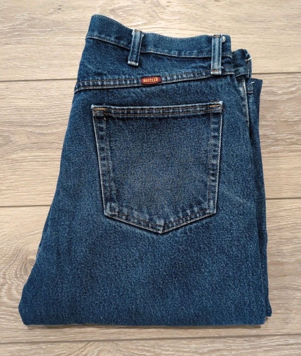 RUSTLER by WRANGLER STRAIGHT BLUE JEANS MEN'S SIZE 35 x 30 MED WASH EUC